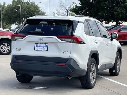 Used 2025 Toyota RAV4 XLE w/ Convenience Package AWD/4WD image 4