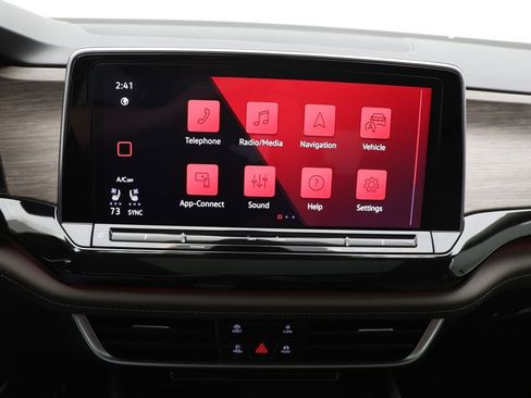 Used 2025 Volkswagen Atlas SEL image 23