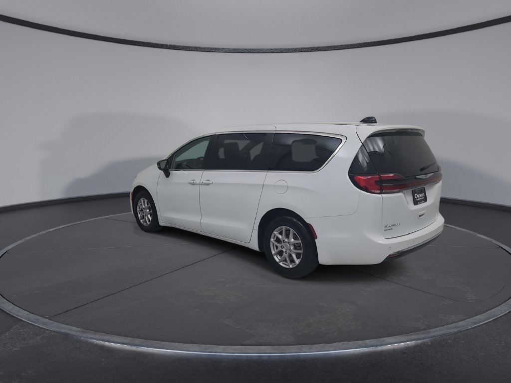 Certified 2024 Chrysler Pacifica Touring-L FWD image 13