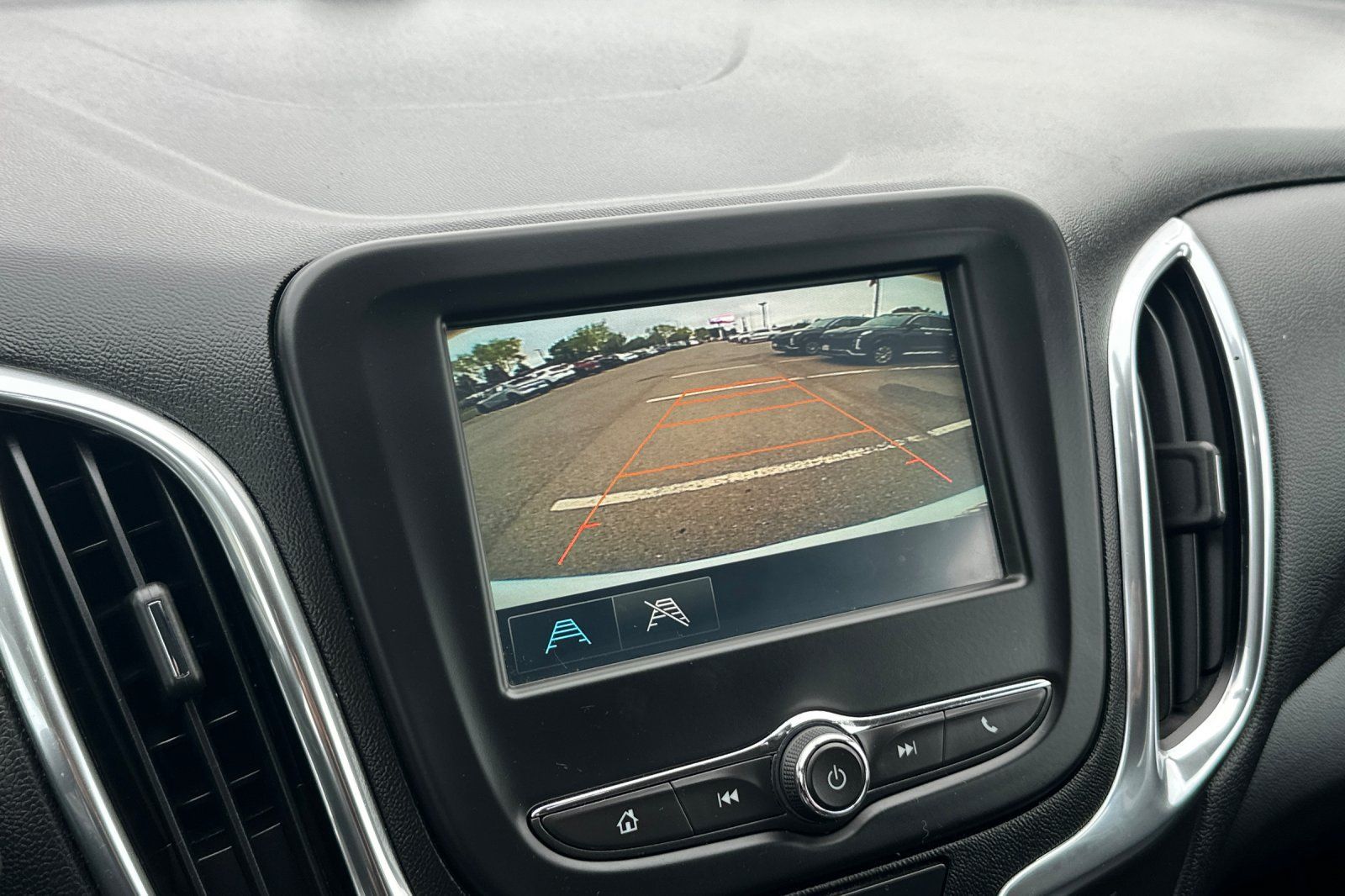Used 2018 Chevrolet Equinox LT FWD image 22