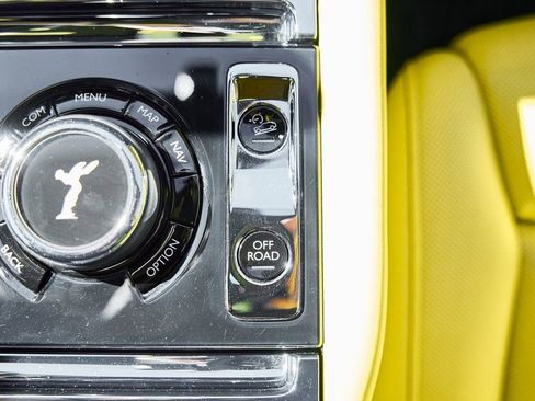 Used 2022 Rolls-Royce Cullinan Black Badge w/ Dark Exterior Package AWD/4WD image 74