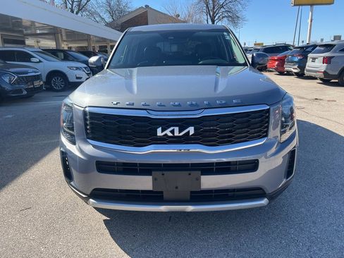 Used 2022 Kia Telluride LX image 2