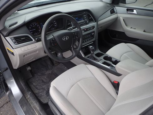 Used 2015 Hyundai Sonata SE image 9