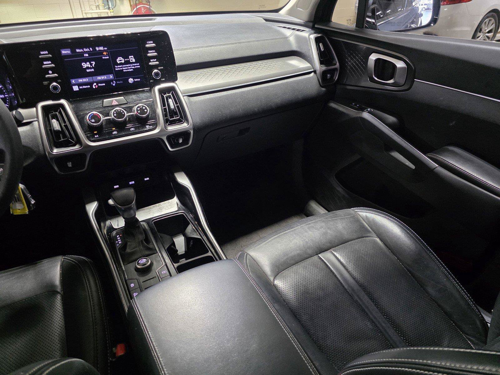 Used 2021 Kia Sorento LX FWD image 14