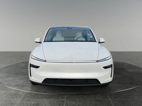 Used 2026 Tesla Model Y AWD image 2