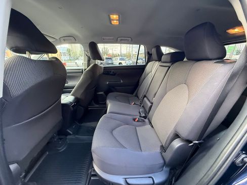 Certified 2025 Toyota Highlander LE image 16