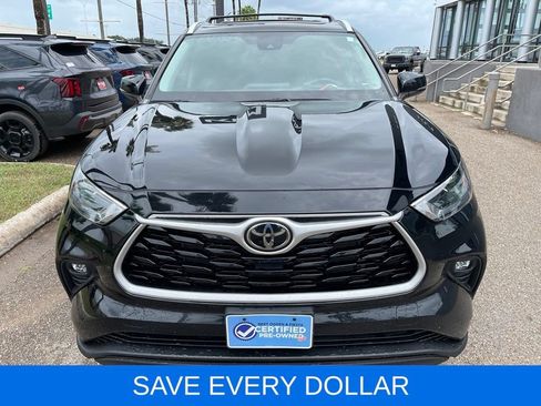 Used 2023 Toyota Highlander XLE FWD image 2
