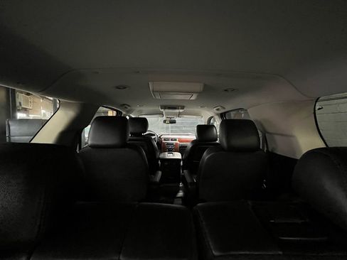 Used 2014 Chevrolet Suburban LT image 33