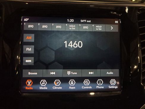Used 2019 Jeep Cherokee Limited FWD image 25