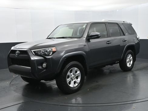 Used 2017 Toyota 4Runner SR5 image 1