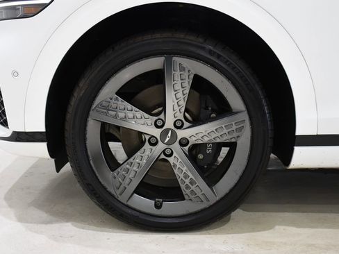 Used 2023 Genesis GV70 2.5T w/ Sport Prestige Package image 6