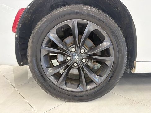 Used 2020 Dodge Charger SXT w/ Blacktop Package AWD/4WD image 41