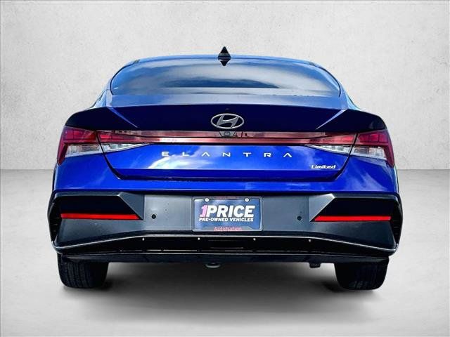 Used 2024 Hyundai Elantra Limited FWD image 4