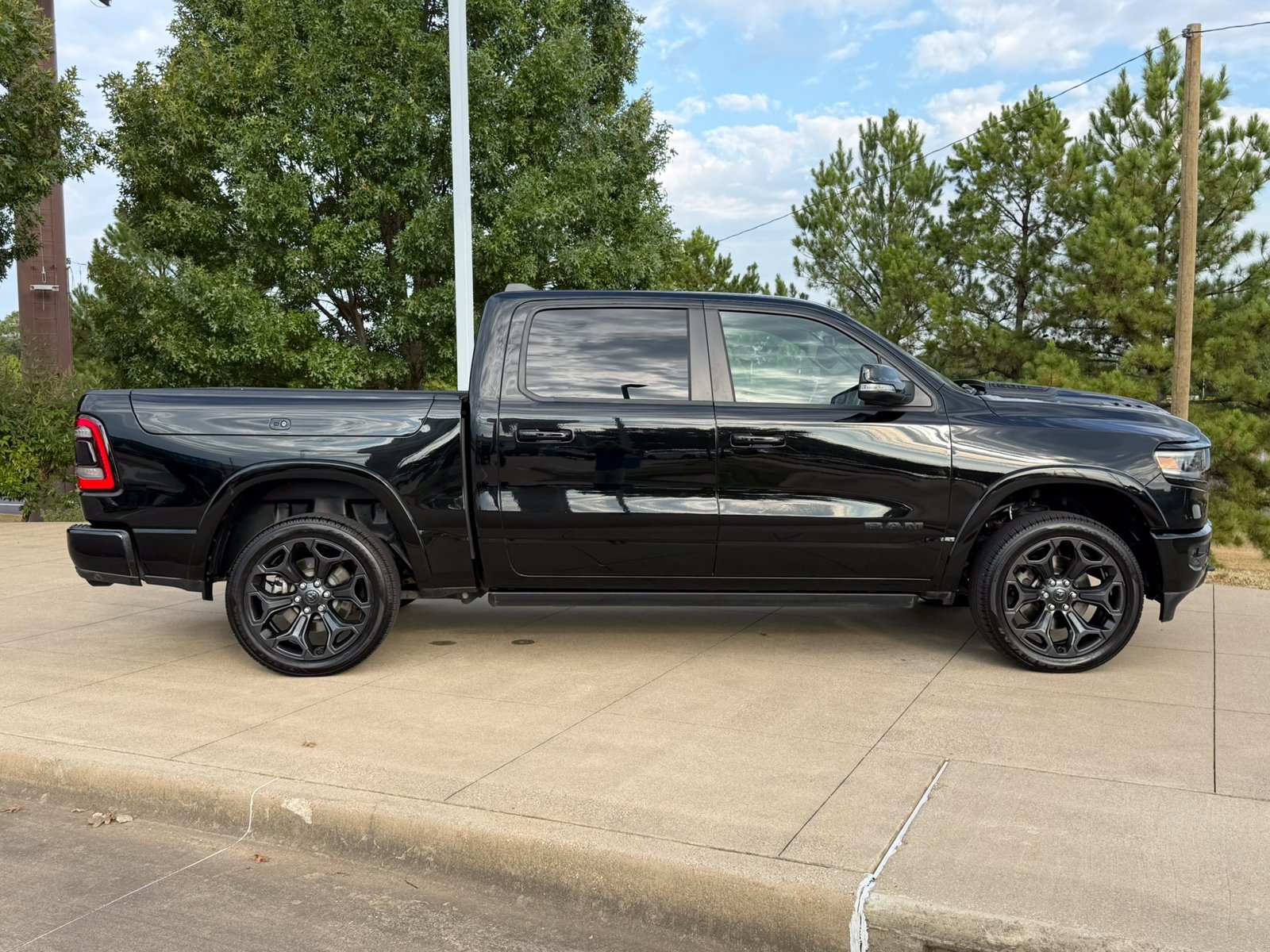 Used 2021 RAM 1500 Limited w/ Night Edition AWD/4WD image 7