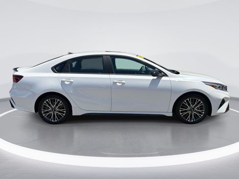 Used 2024 Kia Forte GT-Line w/ GT-Line Premium Package FWD image 3