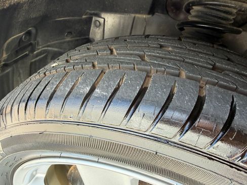 Used 2007 MAZDA MX-5 Miata Sport RWD image 9