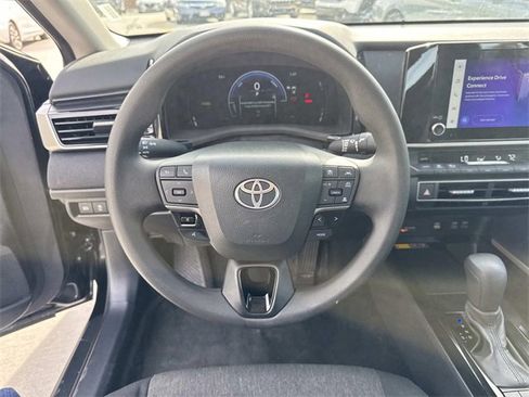 Used 2025 Toyota Camry LE image 21