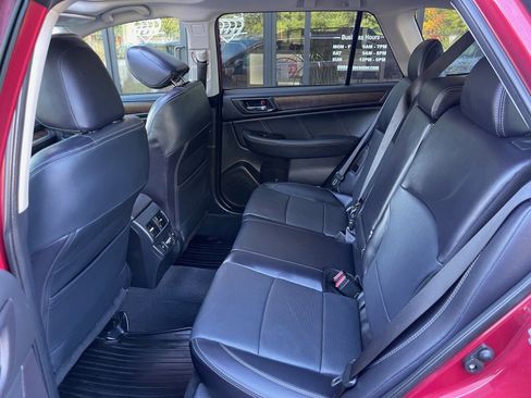 Used 2018 Subaru Outback 2.5i Limited image 15