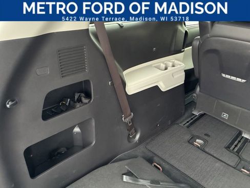 Used 2024 Kia Carnival SX Prestige image 46