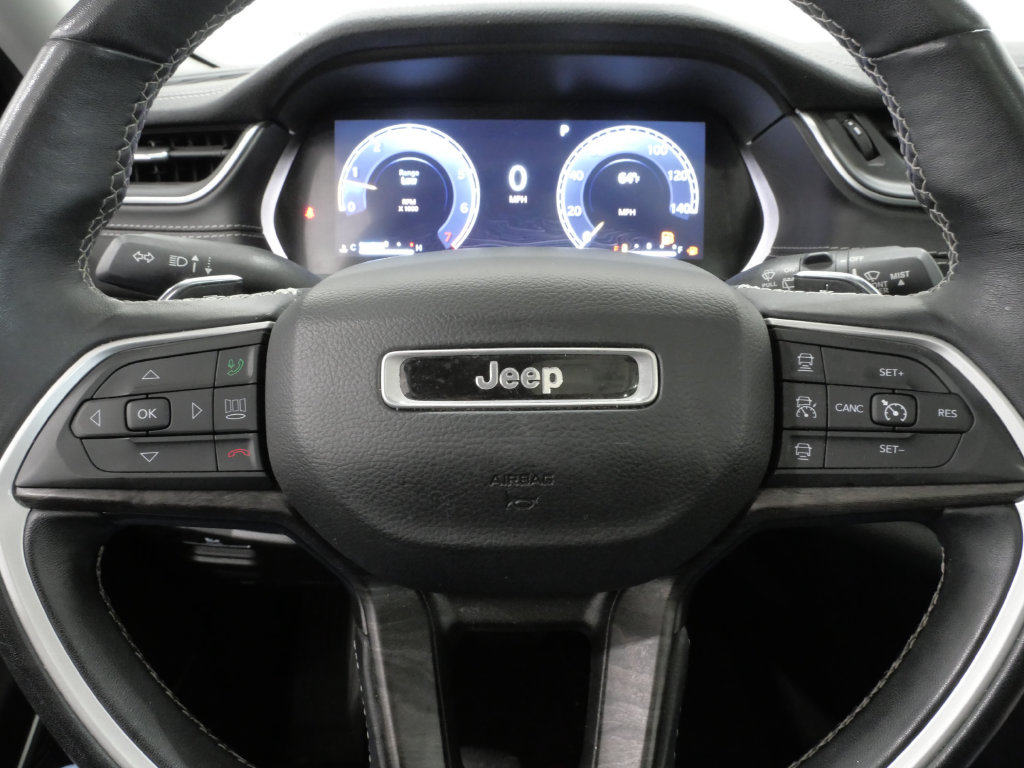 Used 2022 Jeep Grand Cherokee L Limited AWD/4WD image 17