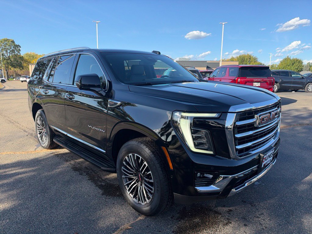 Used 2025 GMC Yukon Elevation w/ LPO, Elevation Black Package AWD/4WD image 3