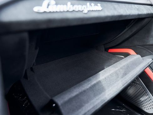 Used 2024 Lamborghini Urus Performante image 94