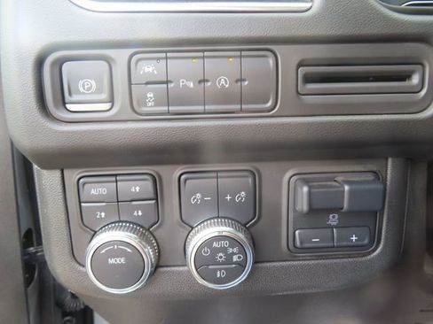 Used 2024 GMC Yukon SLT w/ Max Trailering Package AWD/4WD image 38