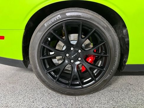 Used 2015 Dodge Challenger SRT Hellcat RWD image 8