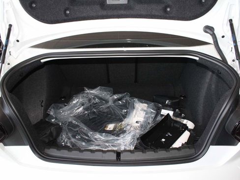 Used 2025 BMW 230i Coupe w/ Convenience Package image 5