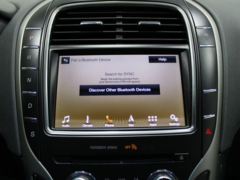 Used 2019 Lincoln Nautilus Reserve w/ Driver Assistance Package image 17