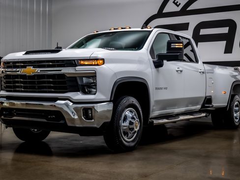 Used 2025 Chevrolet Silverado 3500 LT image 30