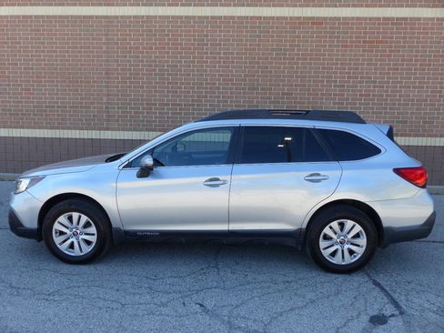 Used 2018 Subaru Outback 2.5i Premium AWD/4WD image 6