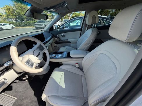 Used 2023 Genesis GV60 Advanced AWD/4WD image 6