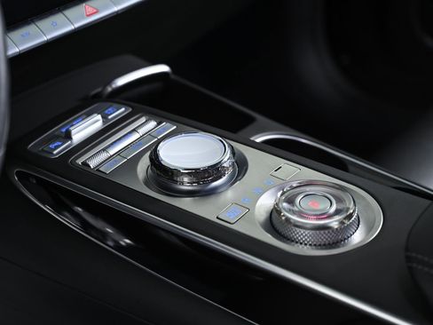 Used 2025 Genesis GV70 2.5T image 19