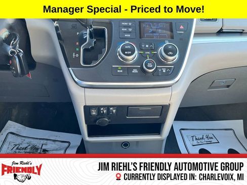 Used 2016 Toyota Sienna LE image 18