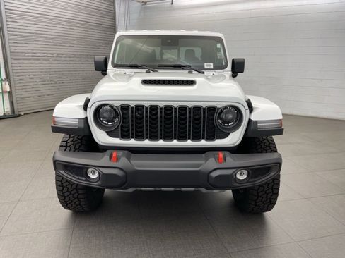 New 2025 Jeep Gladiator Mojave w/ Convenience Group image 6