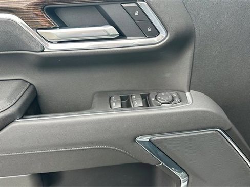 New 2026 GMC Sierra 1500 Elevation w/ LPO, Elevation Black Package image 11
