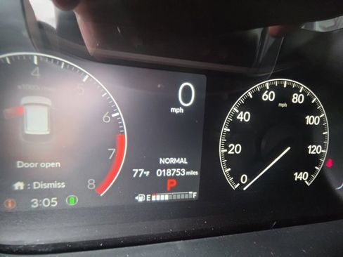 Used 2025 Honda Pilot Sport image 15