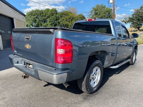 Used 2009 Chevrolet Silverado 1500 LT w/ Power Pack Plus AWD/4WD image 3