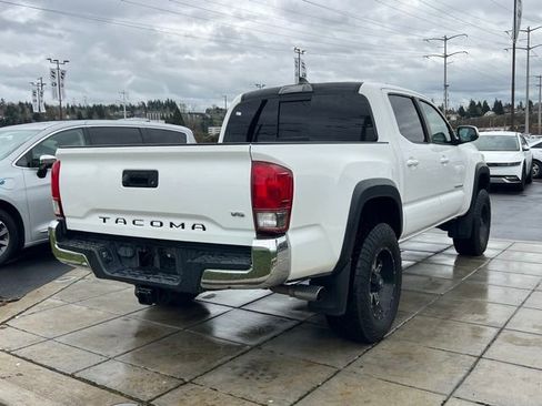 Used 2017 Toyota Tacoma TRD Off-Road w/ Tow Package (A/T) image 7