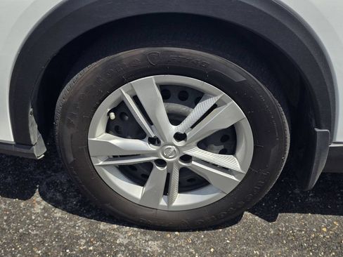 Used 2025 Nissan Kicks Play S FWD image 9