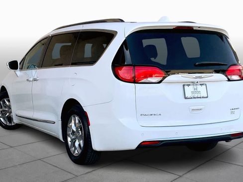 Used 2019 Chrysler Pacifica Limited image 12