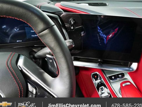 Used 2025 Chevrolet Corvette Z06 RWD image 12