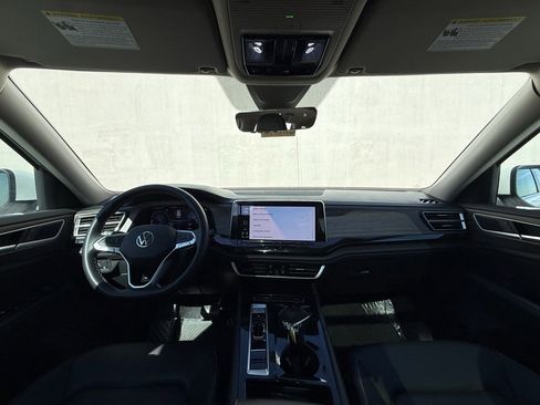 Used 2025 Volkswagen Atlas SEL image 6