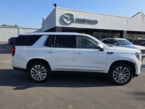 Used 2021 GMC Yukon Denali image 2