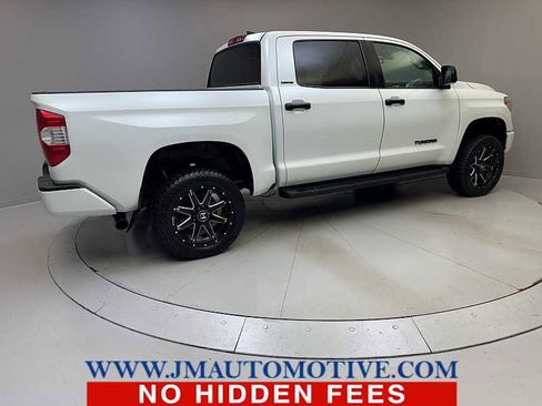Used 2021 Toyota Tundra Limited w/ Limited Premium Package AWD/4WD image 5