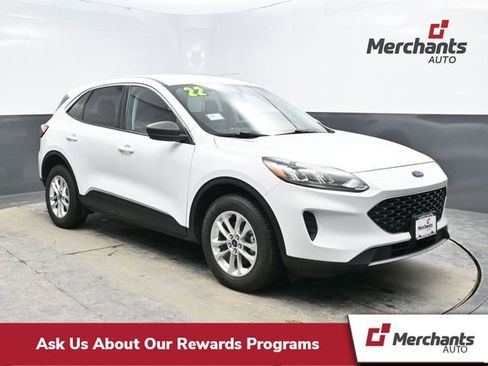 Used 2022 Ford Escape SE w/ Cold Weather Package image 1