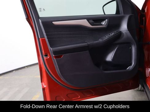 Used 2022 Ford Escape SE w/ Convenience Package FWD image 13