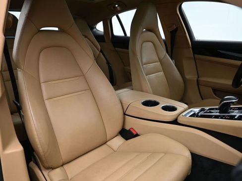 Used 2018 Porsche Panamera 4 image 29