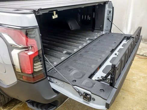 New 2026 Chevrolet Silverado EV LT image 9